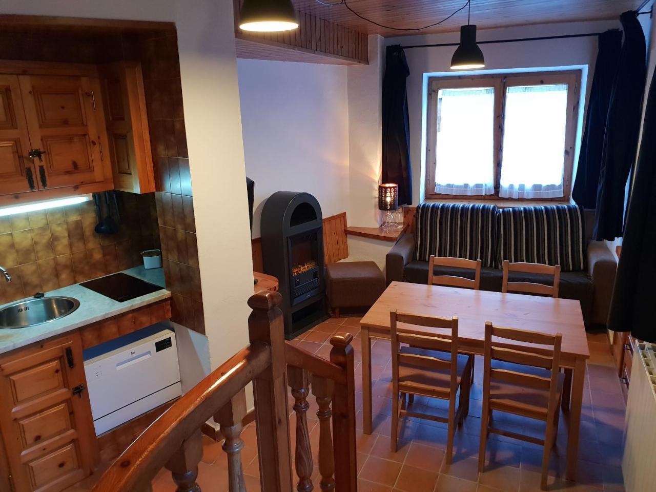 Apartaments Can Bundanci Setcases Bagian luar foto